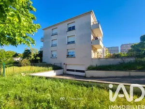 Apartment in Chanteloup-les-Vignes (78570)