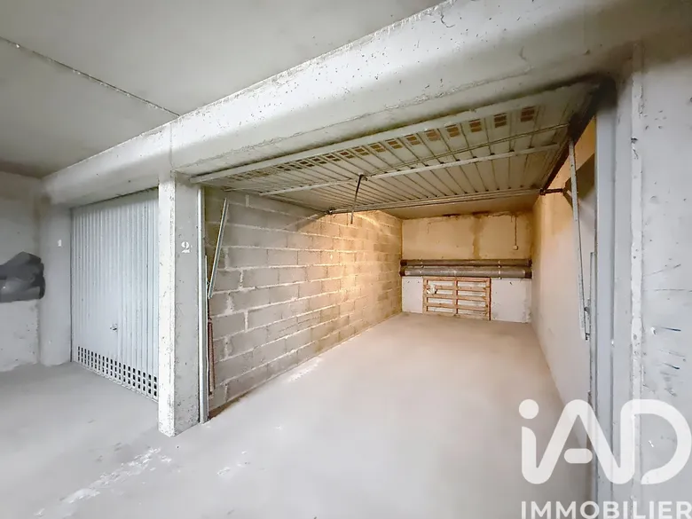 Parking 14 m² · à Grenoble · 14,3 m² · 18 000 €