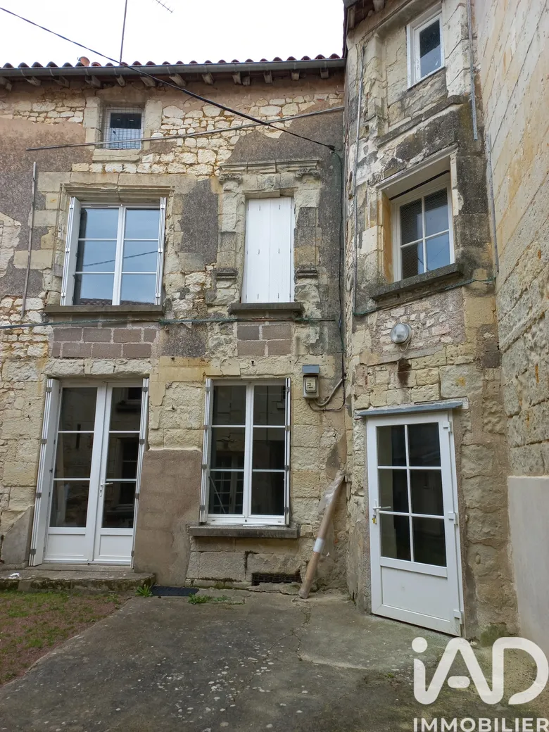 Immeuble 3 pièces 227 m² · à Loudun · 227 m² · 150 000 €
