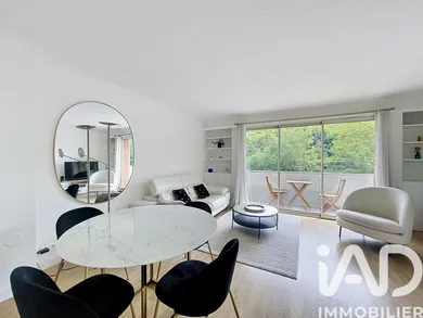 Apartment in Viroflay (78220)