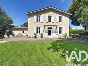 Domaine à Vertheuil (33180)