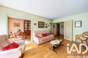 Apartment in Chevilly-Larue (94550)