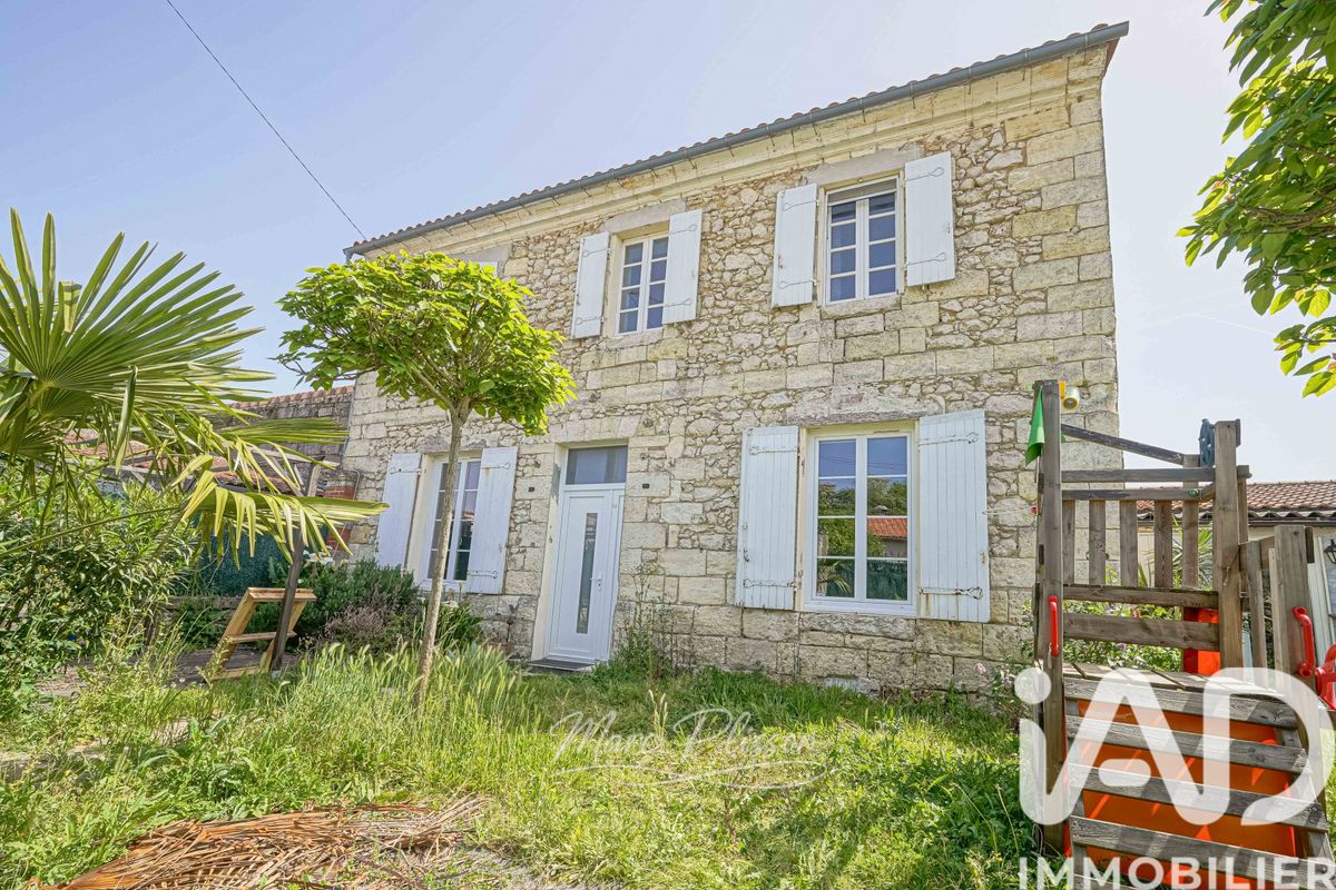 Vente maison à Saint-Estèphe (33180) : maison 6 pièces 202 m² - 2021246