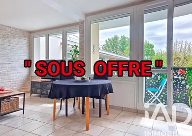 Apartment in Crosne (91560)