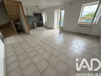 Townhouse in Belle-Isle-en-Terre (22810)