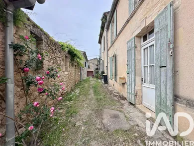 Village house in Arbanats (33640)