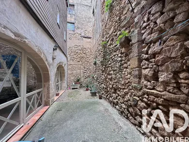 Village house in Arbanats (33640)