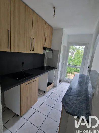 Apartment in Yerres (91330)