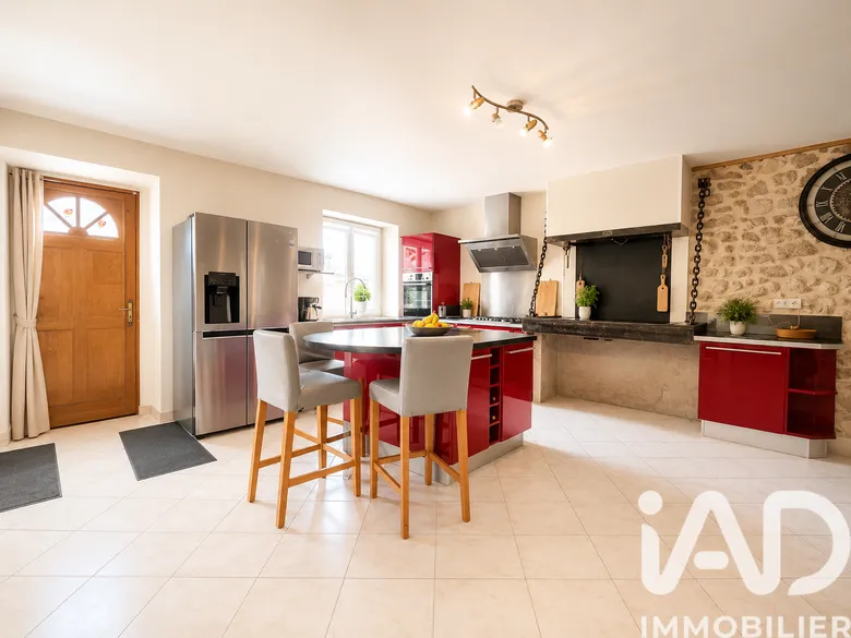 Maison 7 pièces 170 m² · à Saint-Brice · 170 m² · 230 000 €