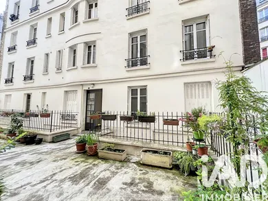 Apartment in Paris (75015)