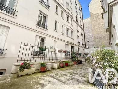 Apartment in Paris (75015)