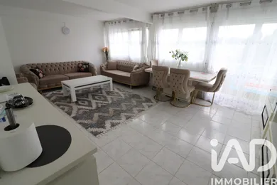 Apartment in Avon (77210)