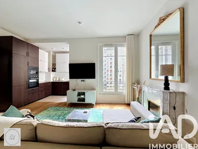 Apartment in Paris (75016)