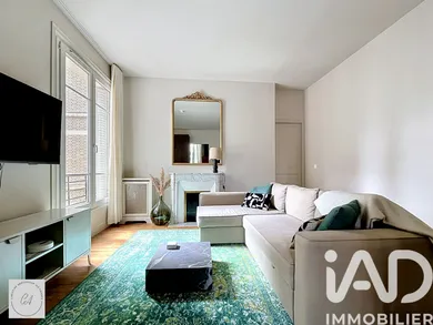 Apartment in Paris (75016)