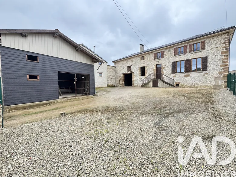 Maison 6 pièces 137 m² · à Sommevoire · 136,8 m² · 188 000 €