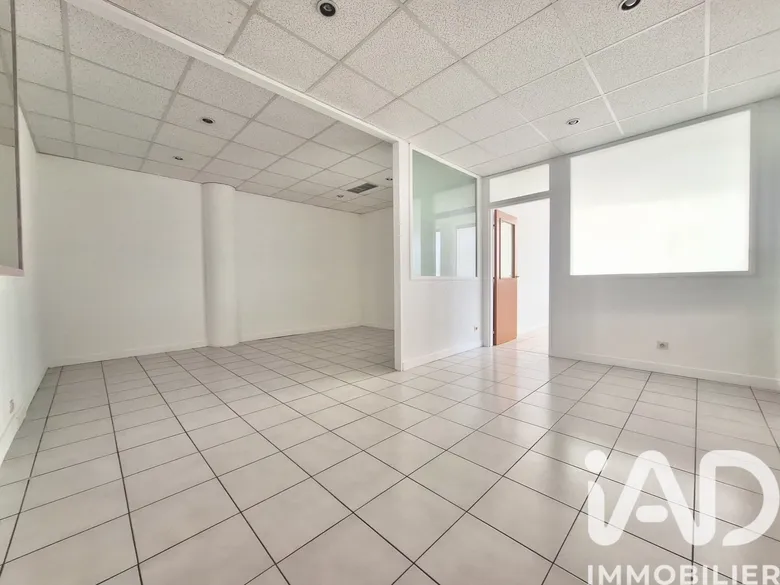 Local commercial 69 m² · à Nîmes · 68,6 m² · 140 000 €