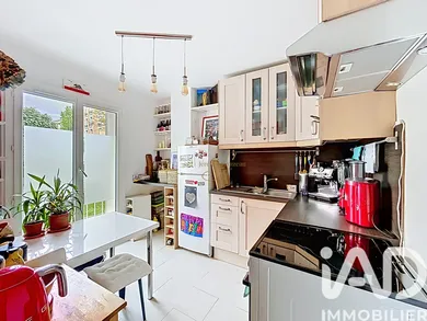Apartment in Montrouge (92120)