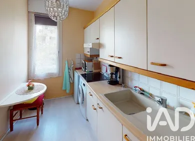 Apartment in Hyères (83400)