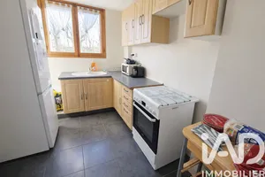 Apartment in Brie-Comte-Robert (77170)
