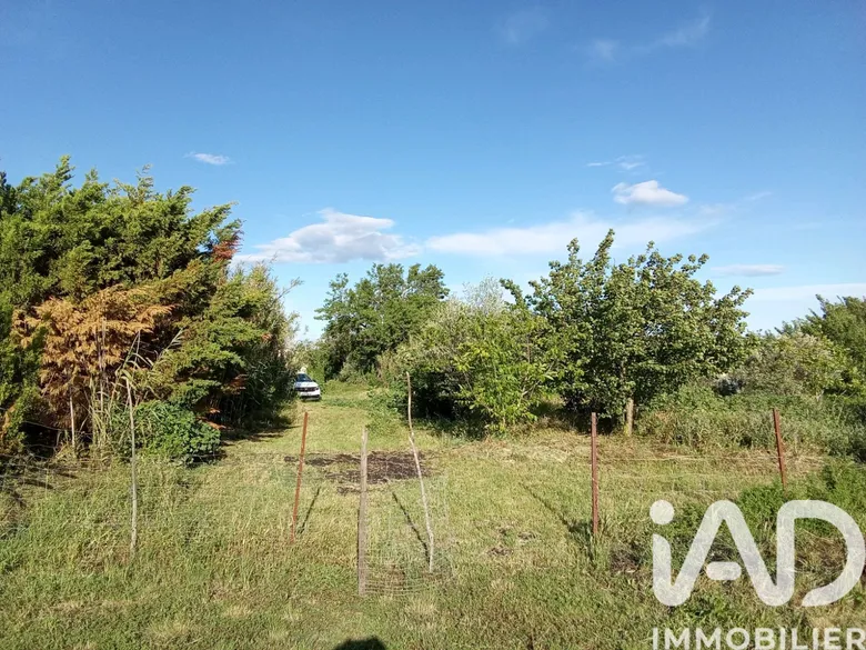 Terrain agricole à Nézignan-l'Évêque (34120) · 39 000 €