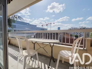Apartment in Paris (75015)