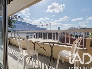 Apartment in Paris (75015)
