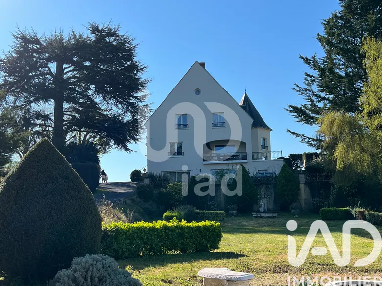 Maison 11 pièces 315 m² · à Rochecorbon · 315 m² · 775 000 €