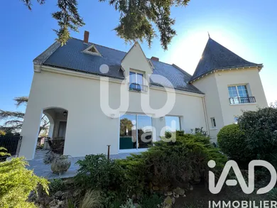 Mansion in Rochecorbon (37210)