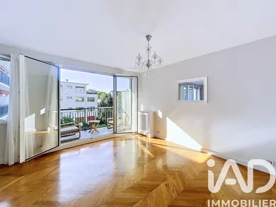 Apartment in Suresnes (92150)