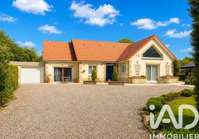 Maison d'architecte à Neuville-Ferrières (76270)