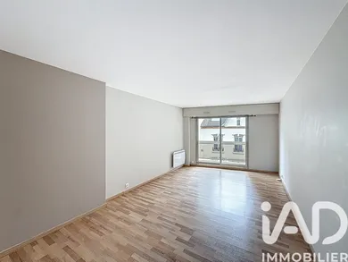 Apartment in Paris (75014)