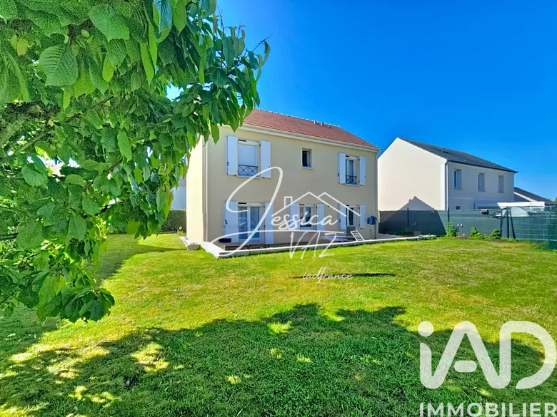 Maison 6 pièces 102 m² · à Péroy-les-Gombries · 102 m² · 319 900 €