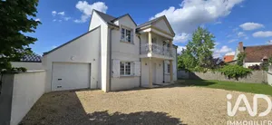 Pavillon à Cléry-Saint-André (45370)