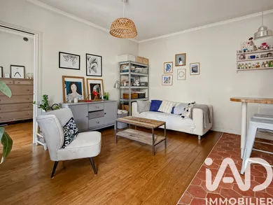 Apartment in Paris (75015)