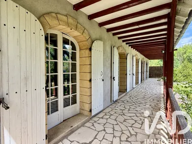 Traditional house in Le Lardin-Saint-Lazare (24570)