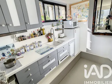 Apartment in Sèvres (92310)