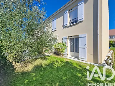 Traditional house in Péroy-les-Gombries (60440)