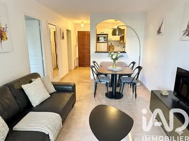 Apartment in Hyères (83400)