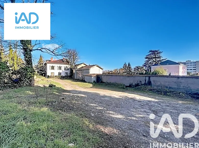 Terrain à Champagne-au-Mont-d'Or (69410) · 615 000 €