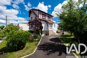 House in Villenave-d'Ornon (33140)