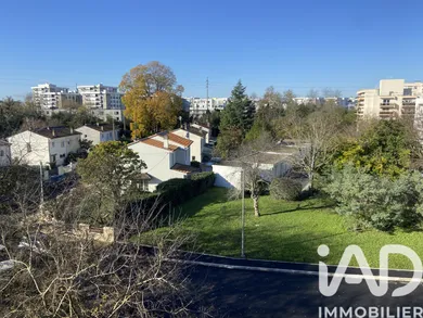 Apartment in Bordeaux (33200)