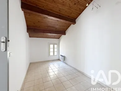 Apartment in Saint-Rémy-de-Provence (13210)