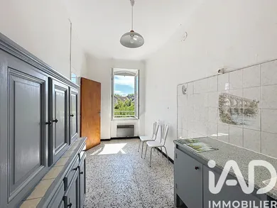 Apartment in Saint-Rémy-de-Provence (13210)