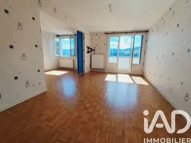 Apartment in Saint-Étienne (42100)