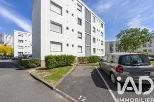 Apartment in Chevilly-Larue (94550)