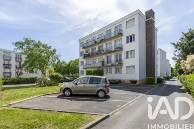 Apartment in Chevilly-Larue (94550)
