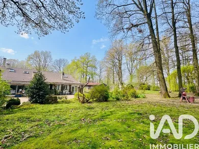 Domain in Magny-les-Hameaux (78114)
