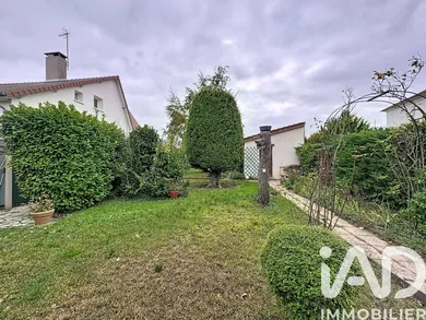 Maison à Le Mesnil-le-Roi (78600)