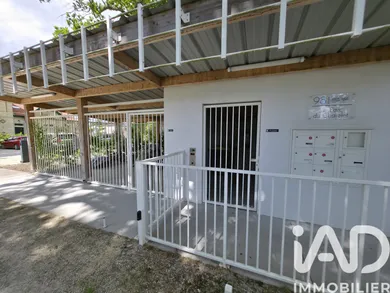 Apartment in Pessac (33600)