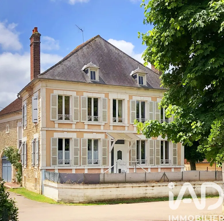 Maison 7 pièces 220 m² · à Thury · 220 m² · 161 000 €
